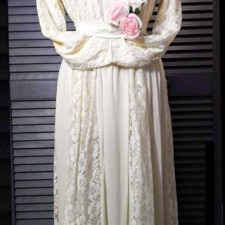 ivory vintage wedding gown